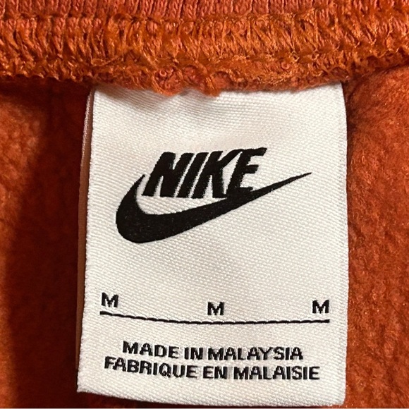 Nike Women's Sportswear Phoenix Fleece High-Rise Shorts - Picture 4 of 6